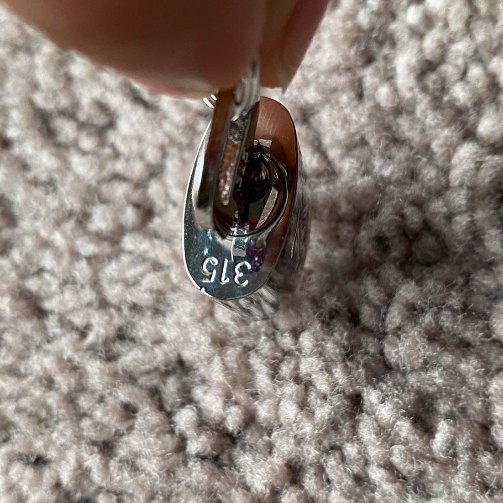 Vintage Louis Vuitton Silver Lock and 2 2️⃣ Keys - Picture 5 of 6